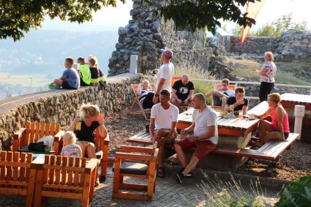 Pestro dogajanje na KUL petku in uradno odprtje Grajskega gostišča Stari grad nad Kamnikom (61)